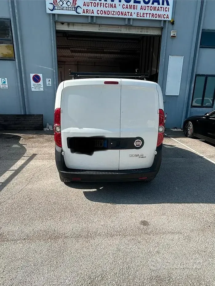 Usata Fiat Doblò 105 CV (77 kW) 2012 Monovolume