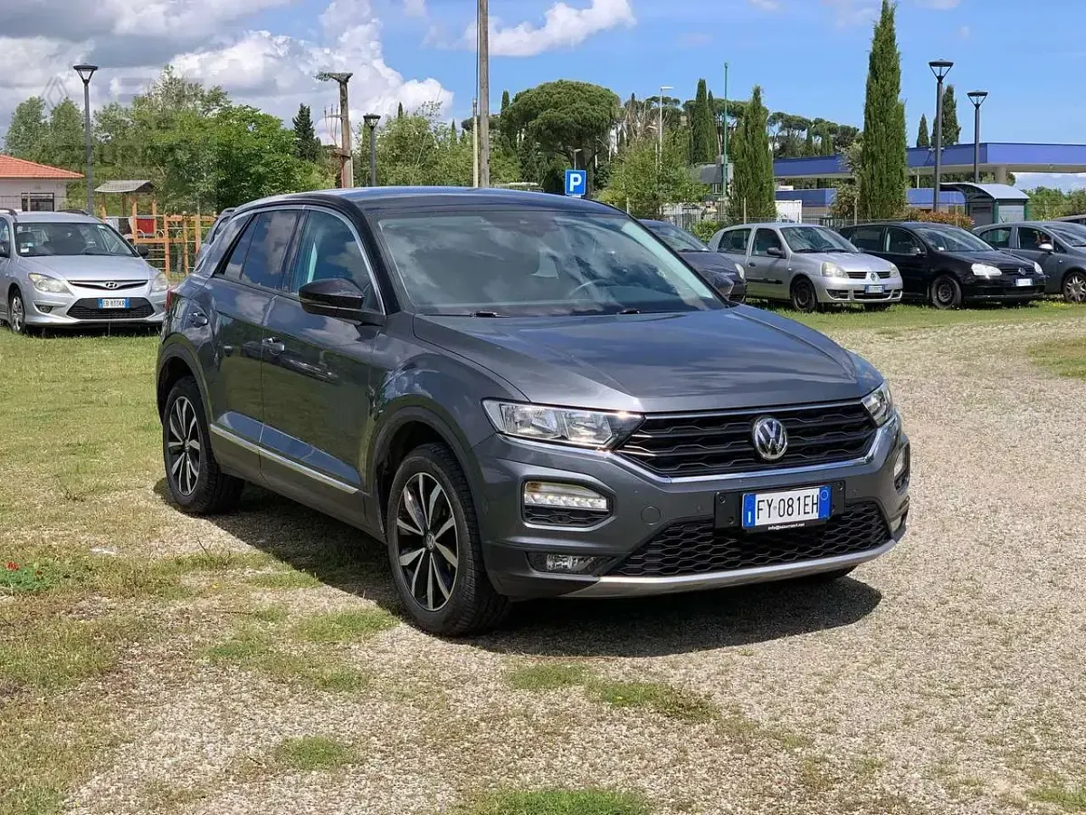 Usata VW T-Roc Style 116 CV (85 kW) 2019 Grigio SUV