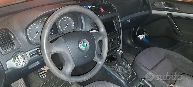 Usata Skoda Octavia 2005 Grigio Berlina