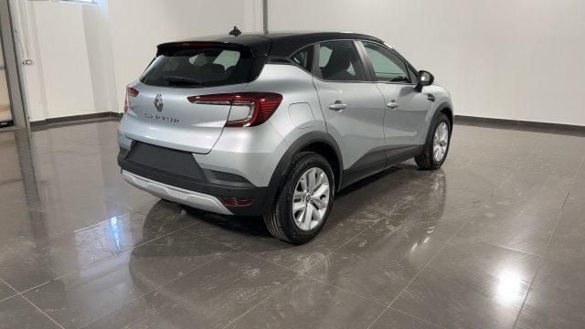 Usata Renault Captur Intens 101 CV (74 kW) 2023 Grigio metallizzato SUV