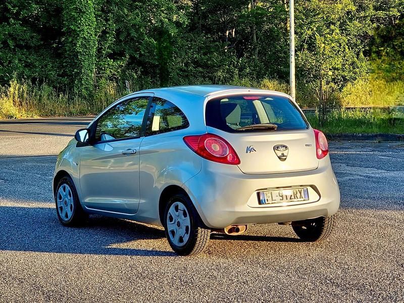 Begagnad Ford Ka Titanium 75 HK (55 kW) 2012 Silver Halvkombi