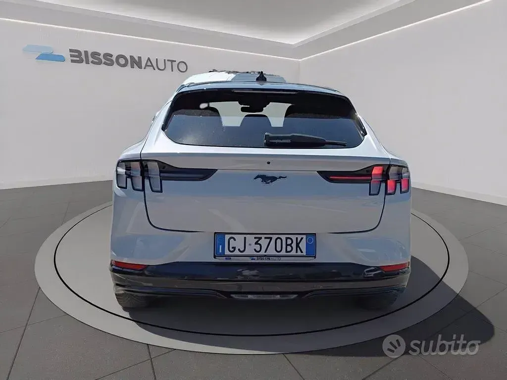 Usata Ford Mustang Mach-E Standard Range 197 kW (269 CV) 2022 Bianco SUV