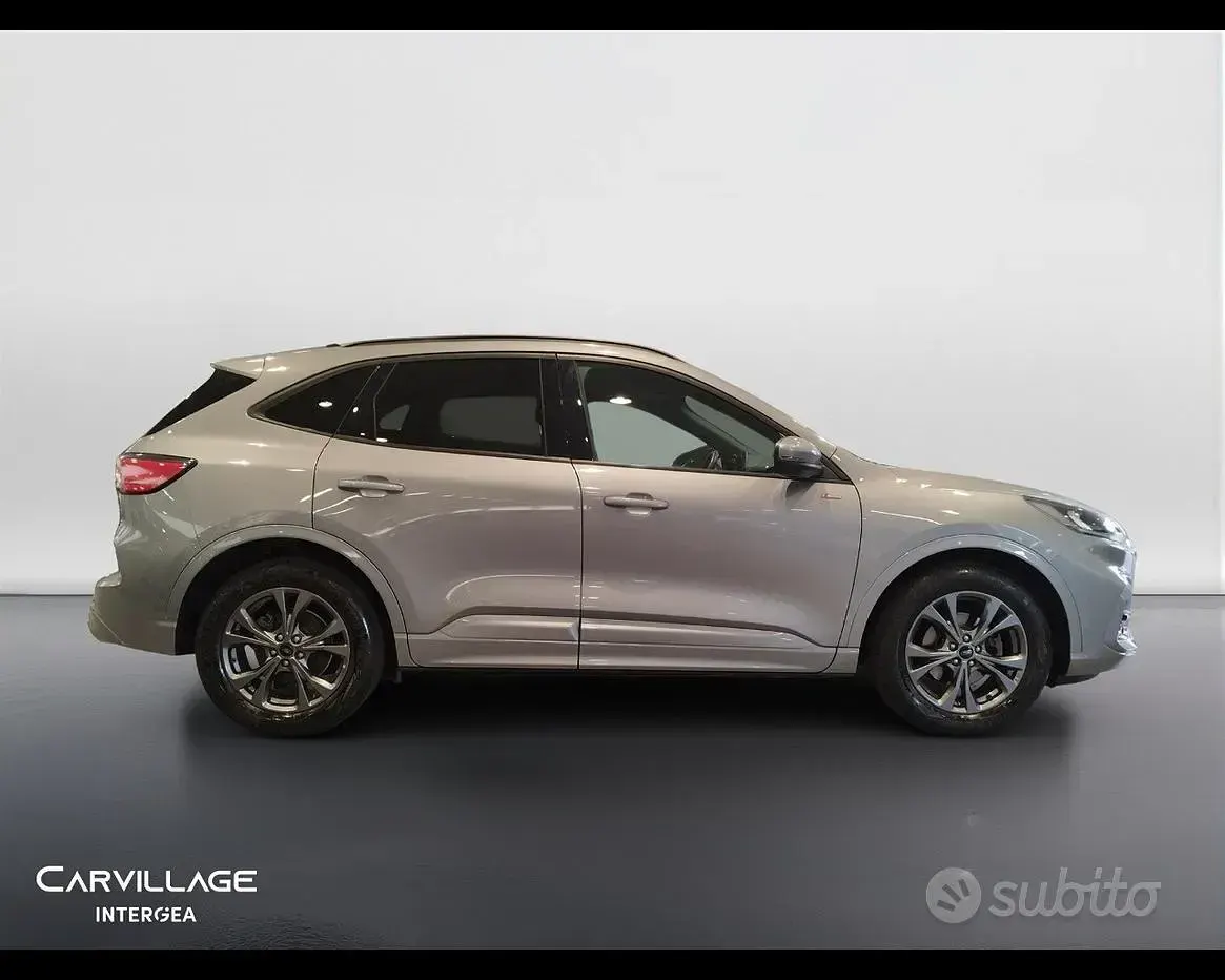 Usata Ford Kuga ST-Line 150 CV (110 kW) 2023 Grigio SUV