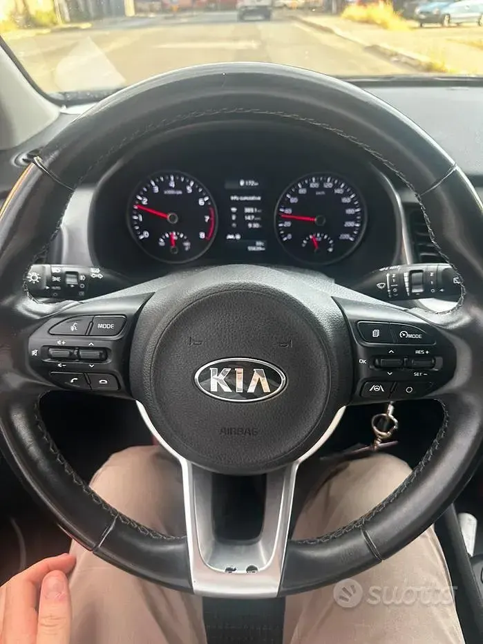 Usata Kia Stonic Style 84 CV (61 kW) 2021 Nero SUV