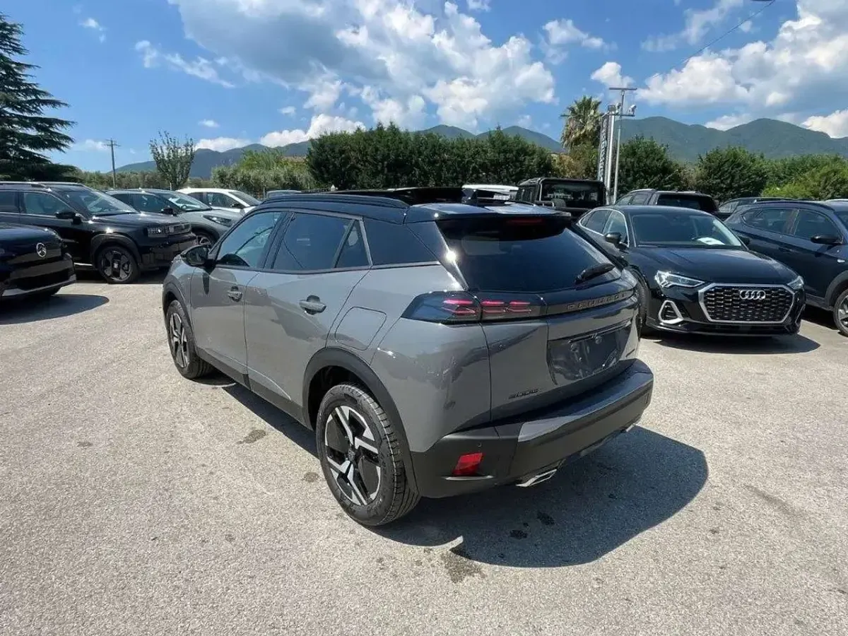 Nuova Peugeot 2008 GT 136 CV (100 kW) 2026 Grigio SUV