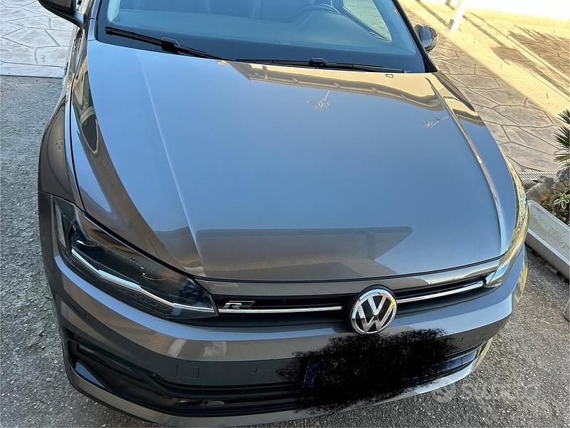 Usata VW Polo R-line 60 CV (44 kW) 2018 Grigio Utilitaria