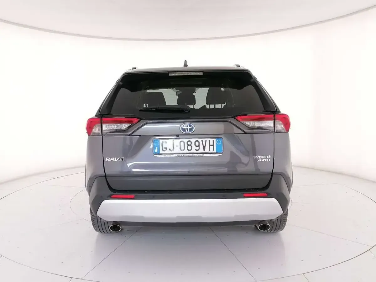 Usata Toyota RAV4 Hybrid 222 CV (163 kW) 2022 Grigio SUV