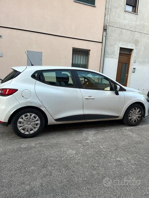 Usata Renault Clio IV 75 CV (55 kW) 2015 Bianco Utilitaria