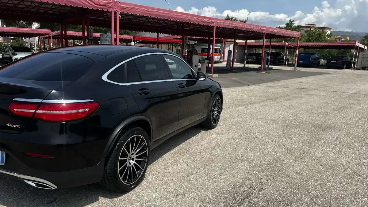 Usata Mercedes GLC250 Premium 204 CV (150 kW) 2019 Nero SUV