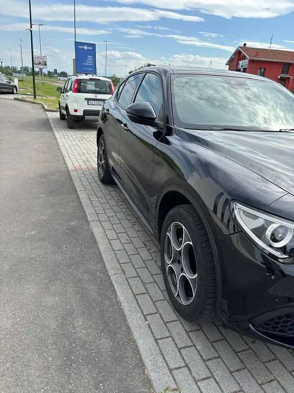 Usata Alfa Romeo Stelvio Executive 190 CV (139 kW) 2019 Nero SUV