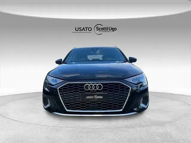 Usata Audi A3 Business 150 CV (110 kW) 2021 Argento metallizzato Berlina