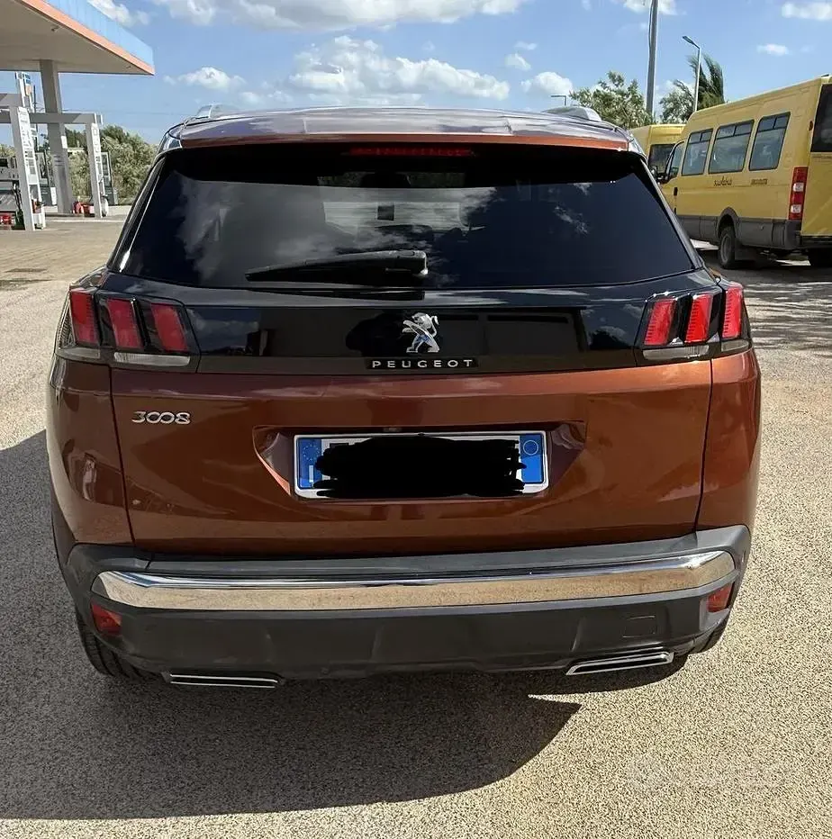 Usata Peugeot 3008 131 CV (96 kW) 2019 Marrone SUV