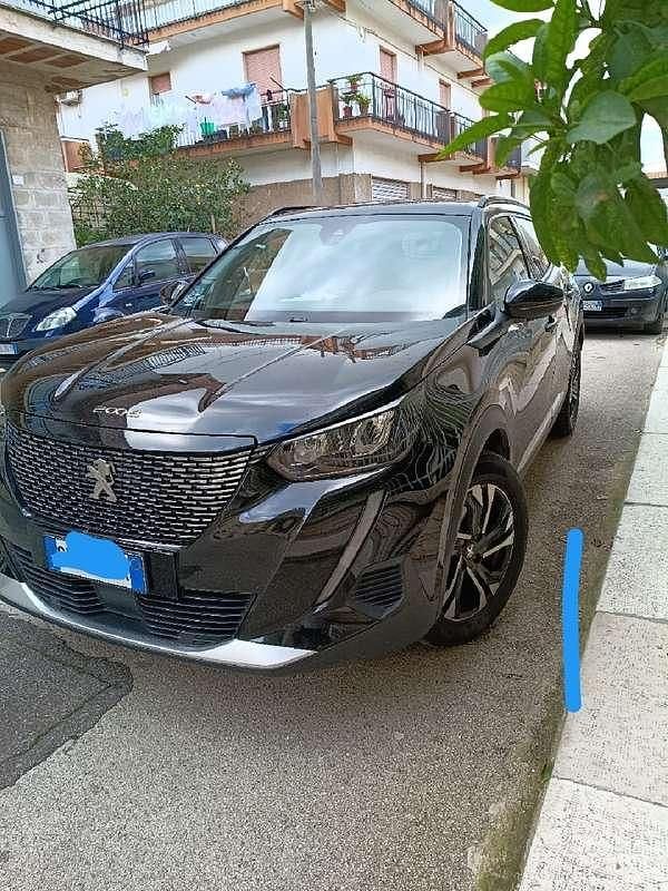 Usata Peugeot 2008 Allure 102 CV (75 kW) 2022 SUV