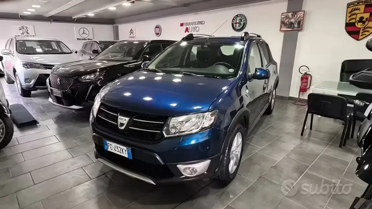 Usata Dacia Sandero Stepway 90 CV (66 kW) 2016 Bluazzurro Berlina