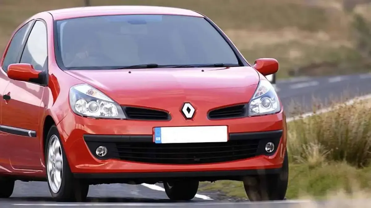 Usata Renault Clio III Dynamique 75 CV (55 kW) 2006 Rosso Berlina