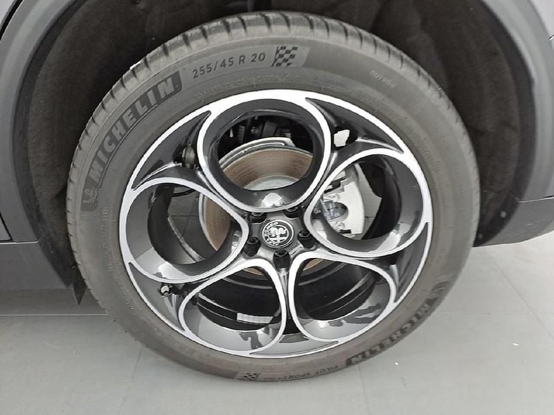 Usata Alfa Romeo Stelvio Sprint 210 CV (154 kW) 2024 Grigio SUV