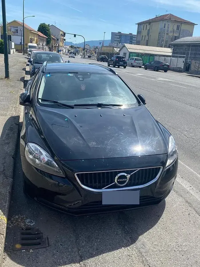 Gebraucht Volvo V40 120 PS (88 kW) 2018 Schwarz Limousine