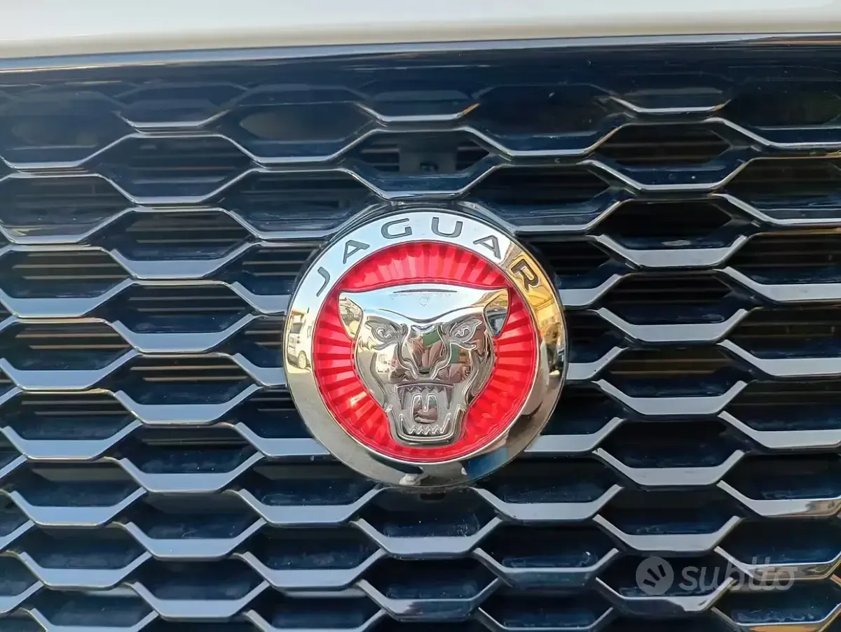 Usata Jaguar E-Pace 150 CV (110 kW) 2019 Bianco SUV