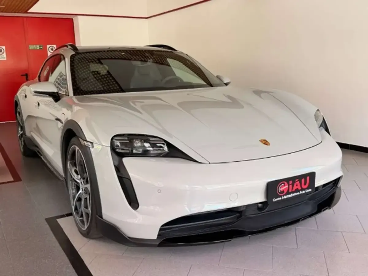 Usata Porsche Taycan 4 Cross Turismo Cross Turismo 139 kW (190 CV) 2022 Grigio Station wagon