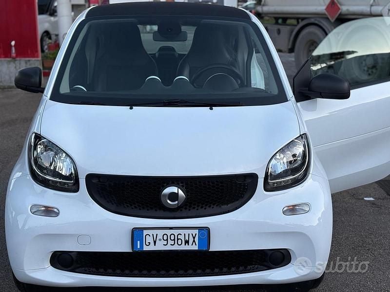 Bianco Usata 2019 Smart ForTwo Coupé Coupé | 13.500 € - Immagine 1/4