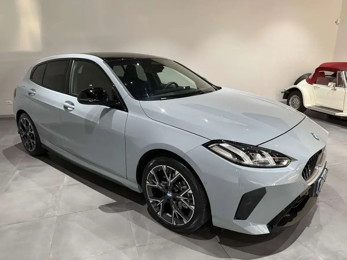 Usata BMW 120 M Sport 170 CV (125 kW) 2026 Brooklyn grey metallic Utilitaria