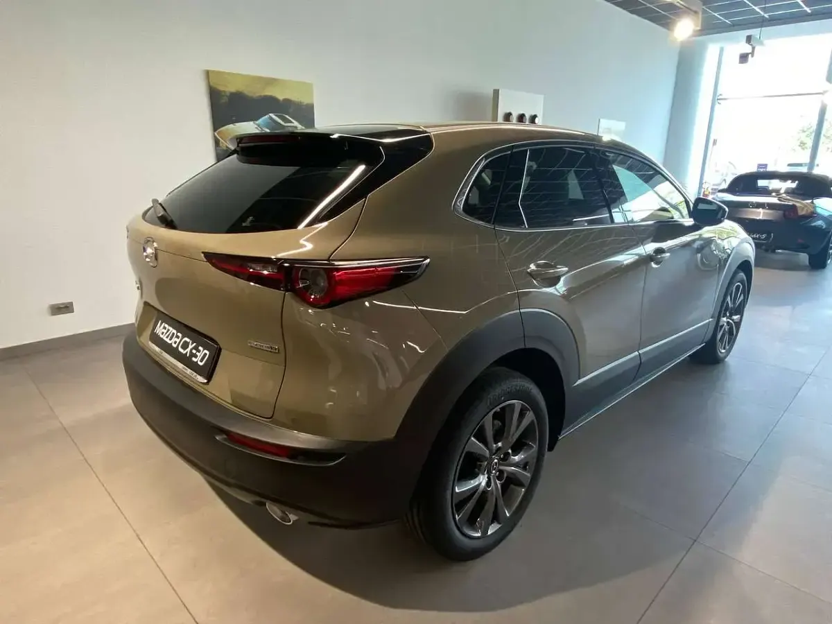Nuova Mazda CX-30 Takumi-Line 140 CV (102 kW) 2026 Zircon sand SUV