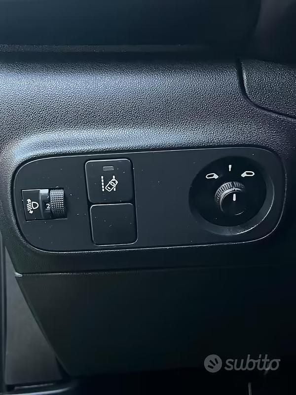 Usata Citroën C3 PureTech 82 CV (60 kW) 2021 Grigio Utilitaria