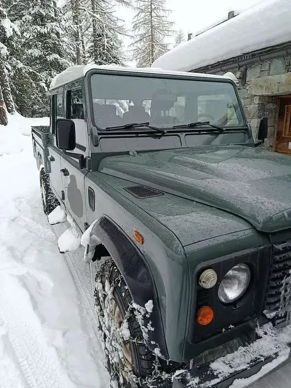 Usata Land Rover Defender 122 CV (89 kW) 2011 Verde SUV