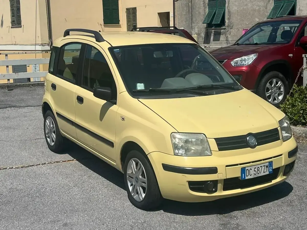Usata Fiat Panda Emotion 69 CV (50 kW) 2007 Giallo Utilitaria