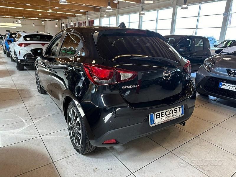 Usata Mazda 2 Exceed 105 CV (77 kW) 2016 Nero metallizzato Berlina
