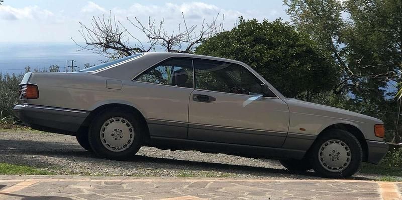 Usata Mercedes 560 299 CV (219 kW) 1988 Argento Coupé