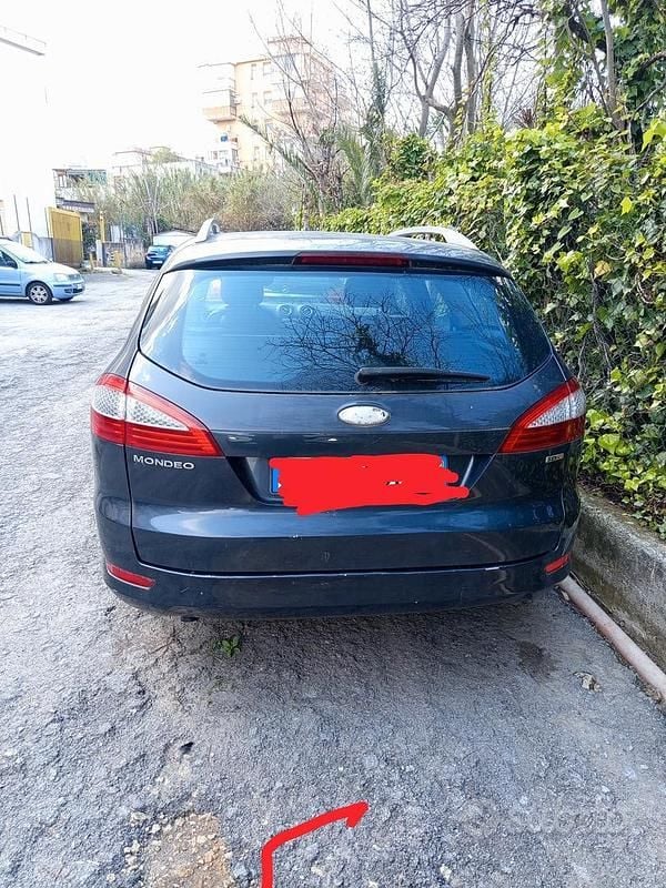 Begagnad Ford Mondeo 132 HK (97 kW) 2010 Svart Kombi