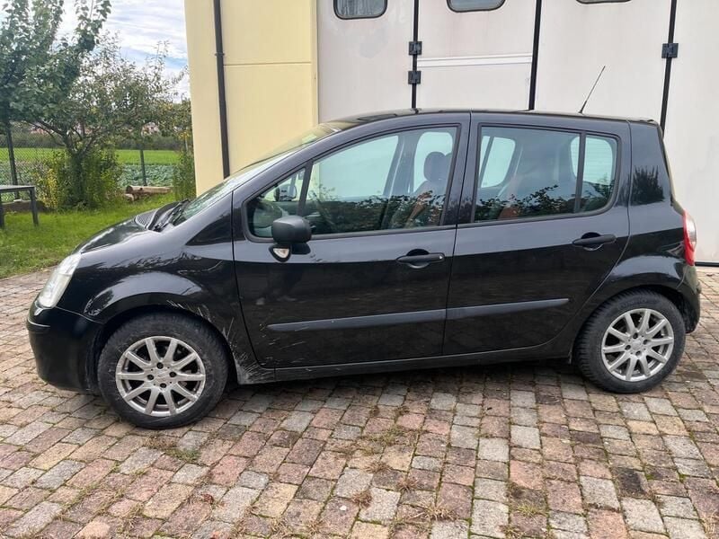Usata Renault Modus 75 CV (55 kW) 2007 Nero Monovolume