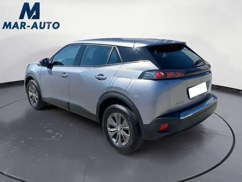 Usata Peugeot 2008 Active 102 CV (75 kW) 2023 Argento SUV