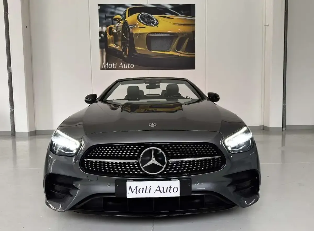 Usata Mercedes E220 Premium 194 CV (142 kW) 2021 Grigio Cabrio