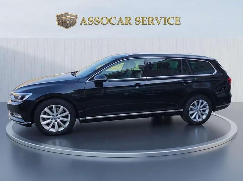 Usata VW Passat Executive 150 CV (110 kW) 2019 Blu/azzurro Station wagon