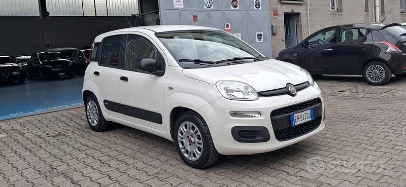 Usata Fiat Panda Pop 69 CV (50 kW) 2012 Bianco Utilitaria