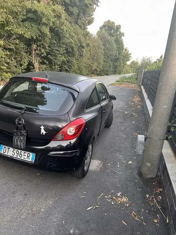 Usata Opel Corsa Enjoy 80 CV (58 kW) 2009 Utilitaria