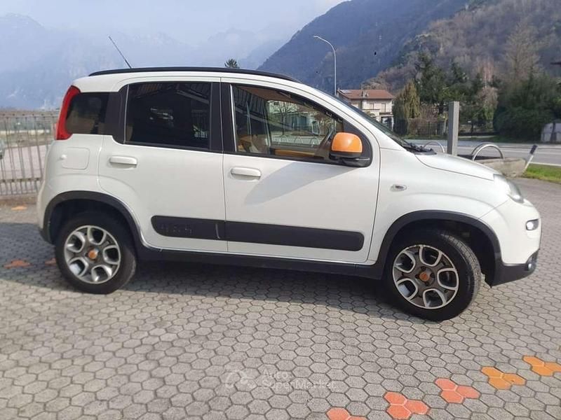 Usata Fiat Panda 4x4 S 75 CV (55 kW) 2014 Bianco Utilitaria