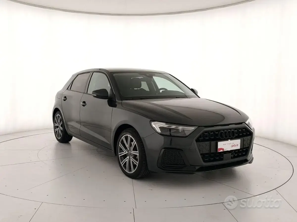 Usata Audi A1 Sportback Advanced Plus 110 CV (80 kW) 2024 Grigio manhattan metallizzato Utilitaria