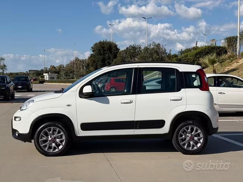 Usata Fiat Panda 4x4 84 CV (61 kW) 2017 Bianco Utilitaria