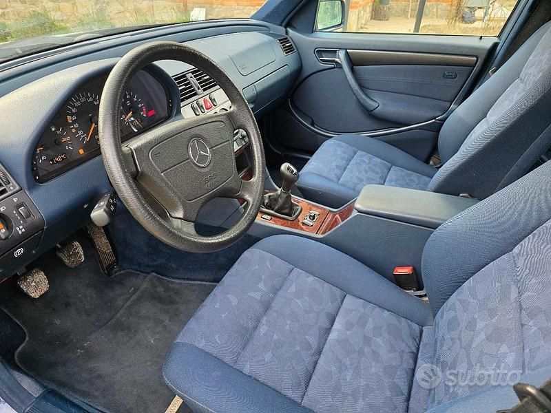 Usata Mercedes C180 Classic 122 CV (89 kW) 1999 Blu Berlina
