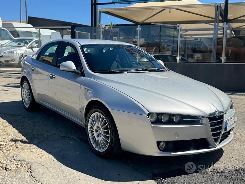 Usata Alfa Romeo 159 Distinctive 150 CV (110 kW) 2005 Grigio Berlina