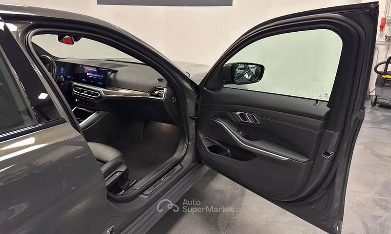 Usata BMW 320 M Sport 190 CV (139 kW) 2023 Gray Berlina