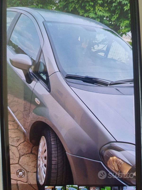 Usata Fiat Grande Punto 77 CV (56 kW) 2011 Grigio Utilitaria