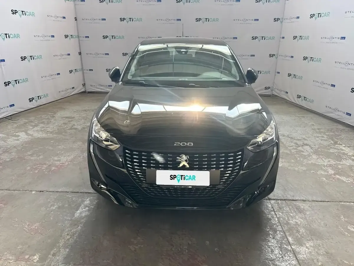 Usata Peugeot 208 Active 75 CV (55 kW) 2023 Nero Utilitaria
