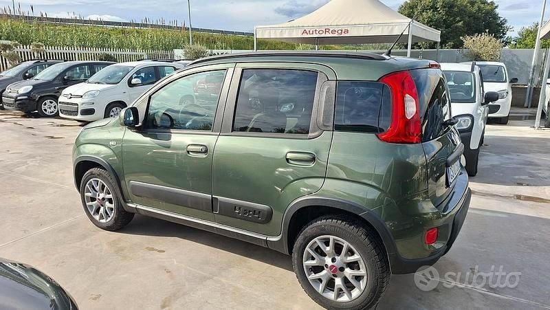 Usata Fiat Panda 4x4 S 95 CV (69 kW) 2016 Verde Utilitaria