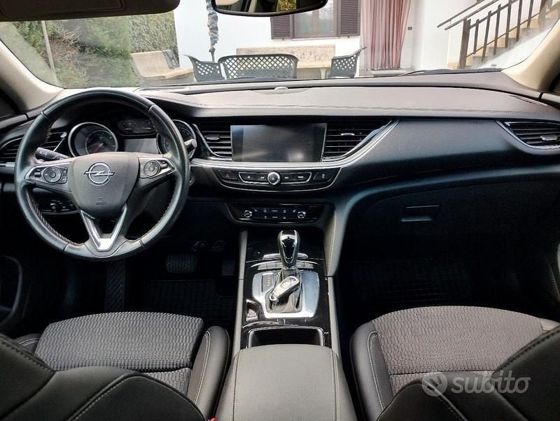 Usata Opel Insignia Business 136 CV (100 kW) 2018 Grigio Station wagon