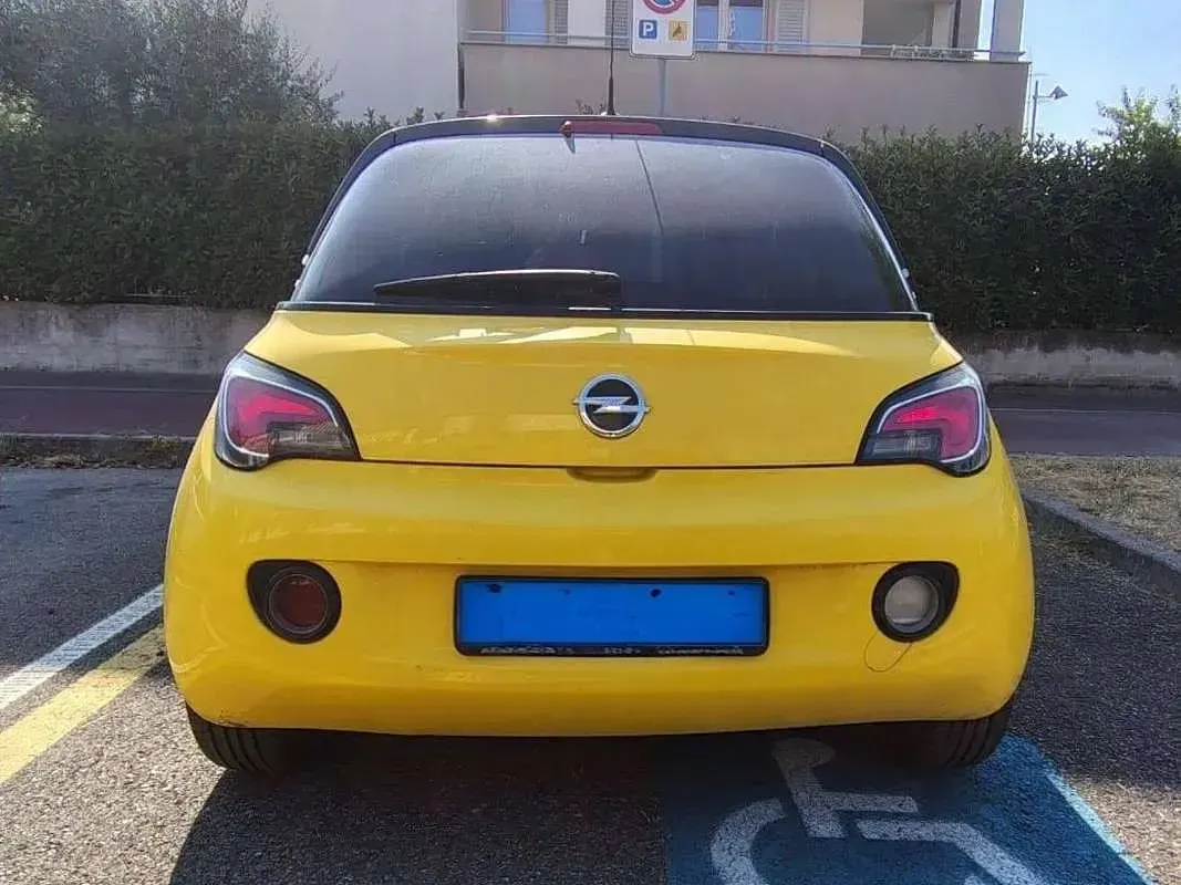 Usata Opel Adam 69 CV (50 kW) 2013 Giallo Utilitaria