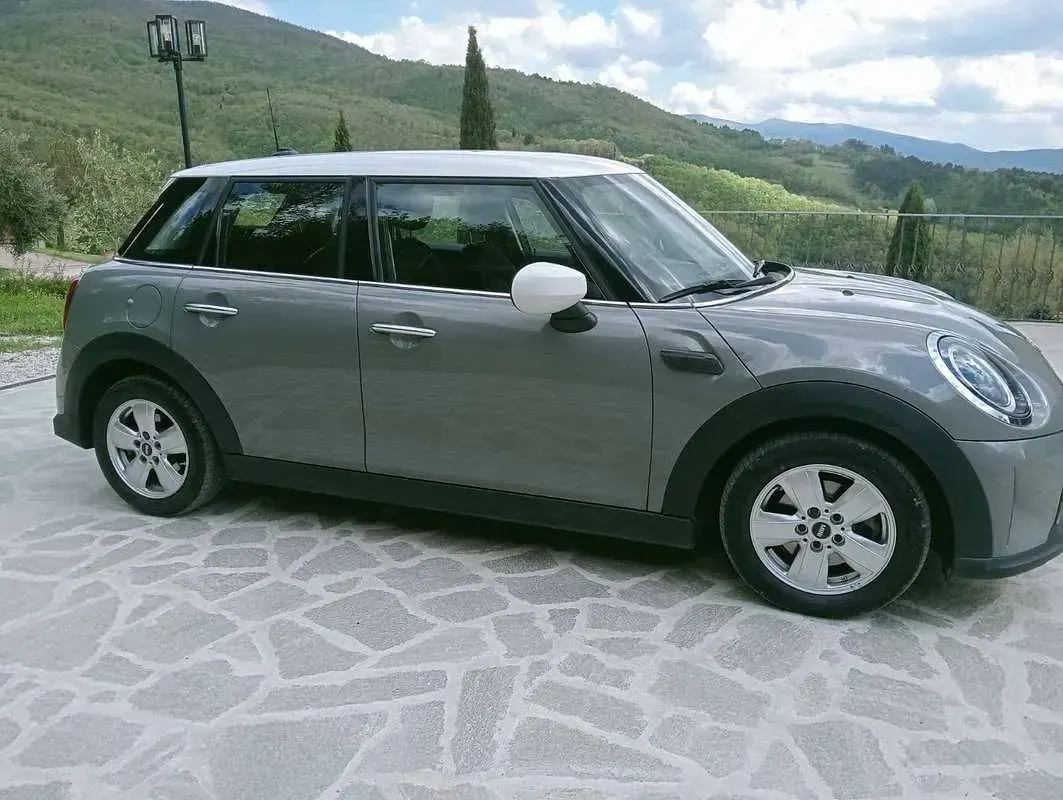 Usata Mini ONE Essential 102 CV (75 kW) 2021 Grigio Utilitaria